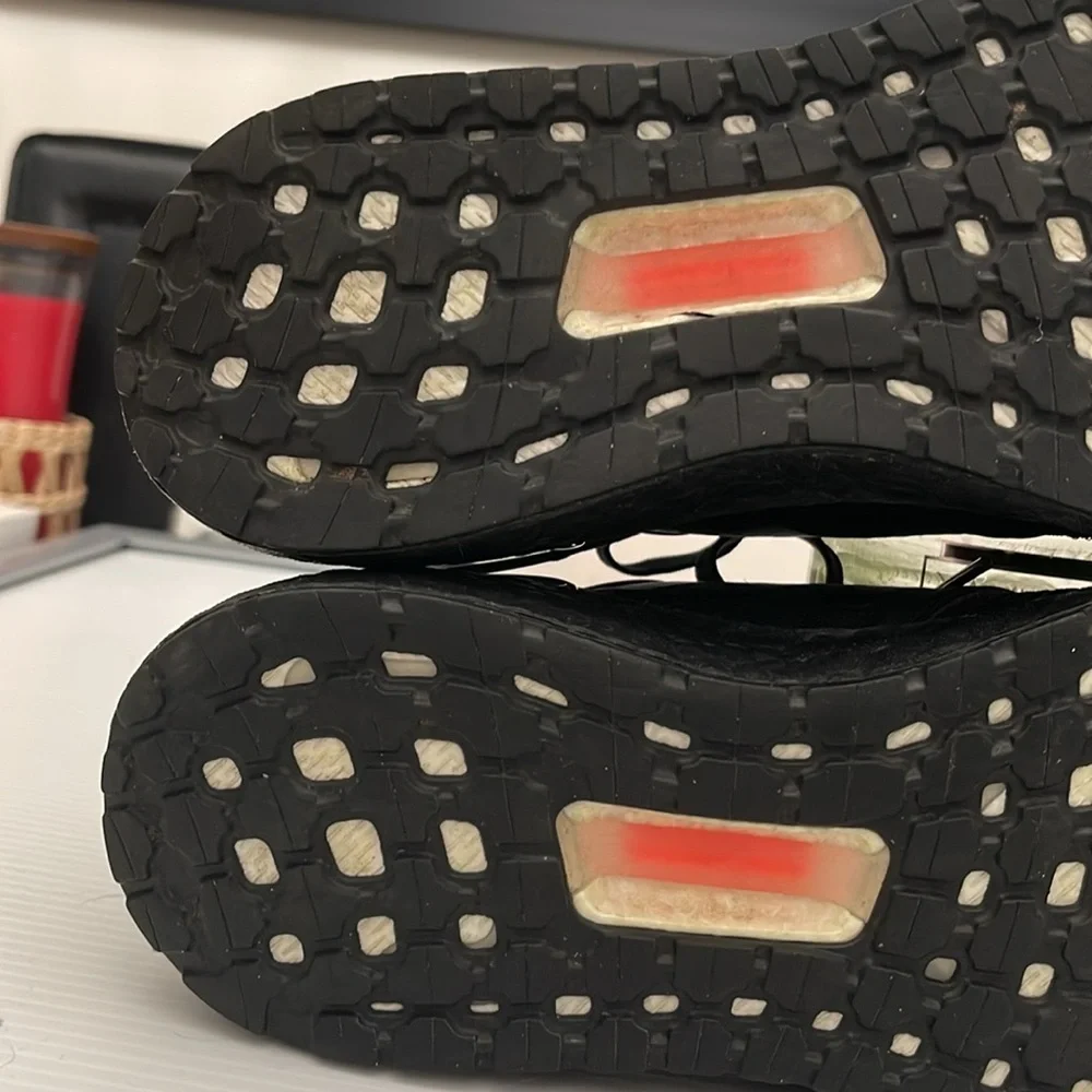 ADIDAS ULTRABOOST RUNNING SNEAKERS MENS SIZE 7.5